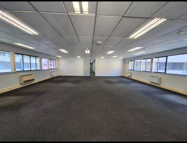 323M² OFFICE TO LET IN SANDTON CENTRAL